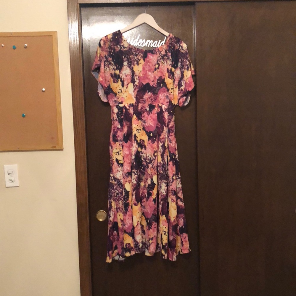 Mid-length short sleeved floral dress